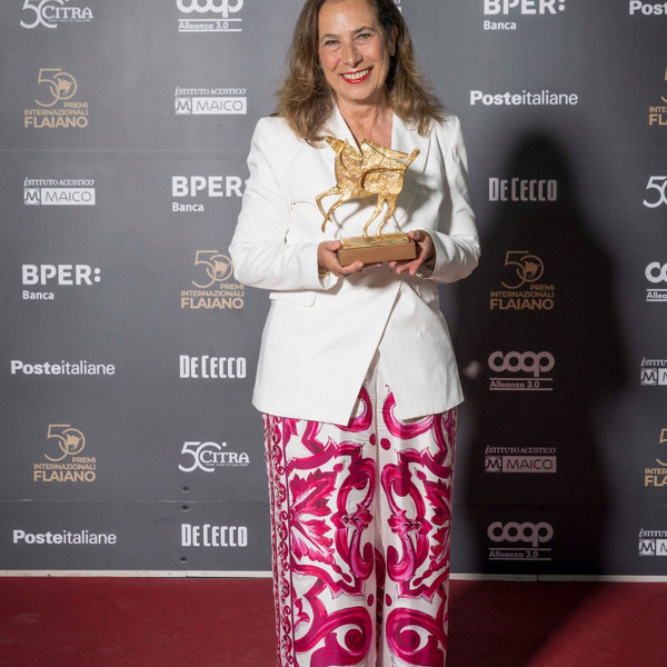 Cesara Buonamici Backdrop